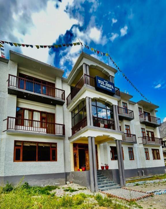 Anand Yul Jispa Hotel Екстериор снимка